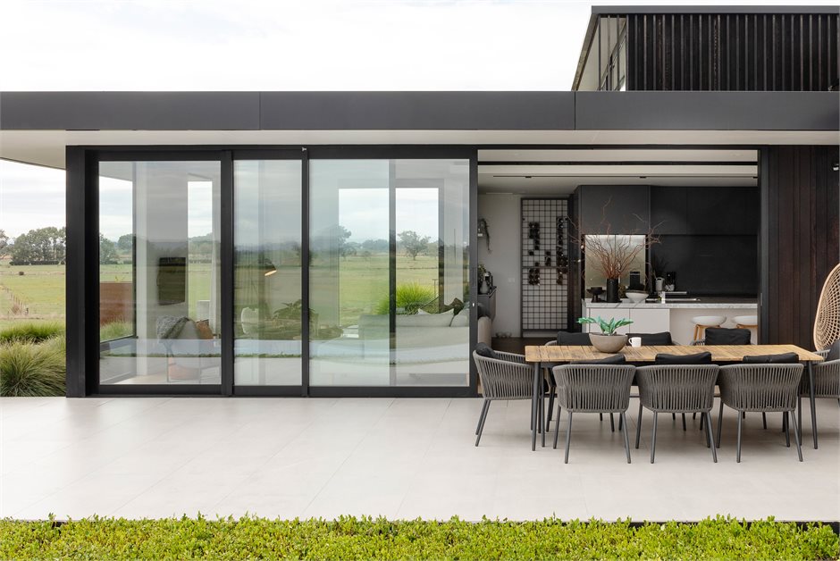 Multi-stacking sliding doors Image