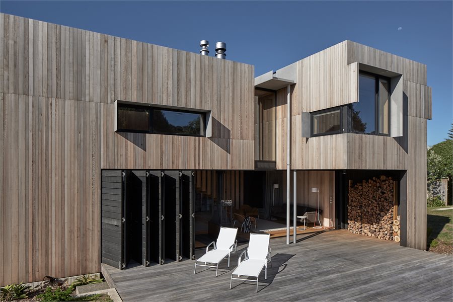 Over-the-wall stacker sliding doors allow the bottom level to be opened up completely