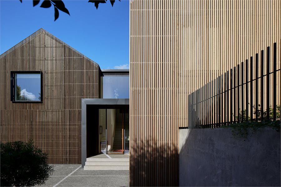 100mm Commercial Shopfront windows accommodate the pivot Entrance Door