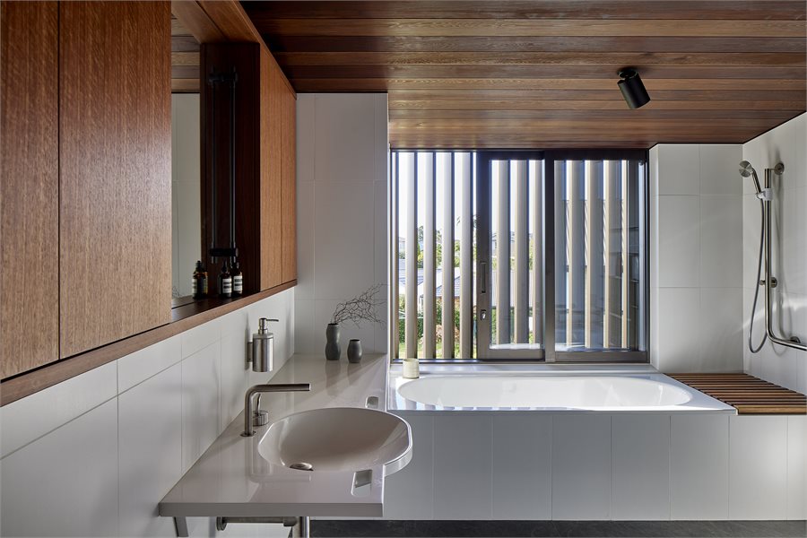 Metro Series ThermalHEART Sliding Windows bring the outdoor in
